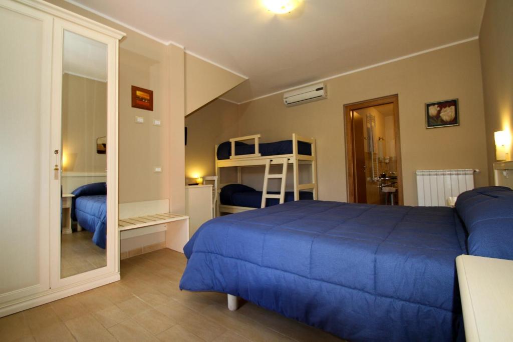La Chioccia Hotel Валмонтоне Стая снимка