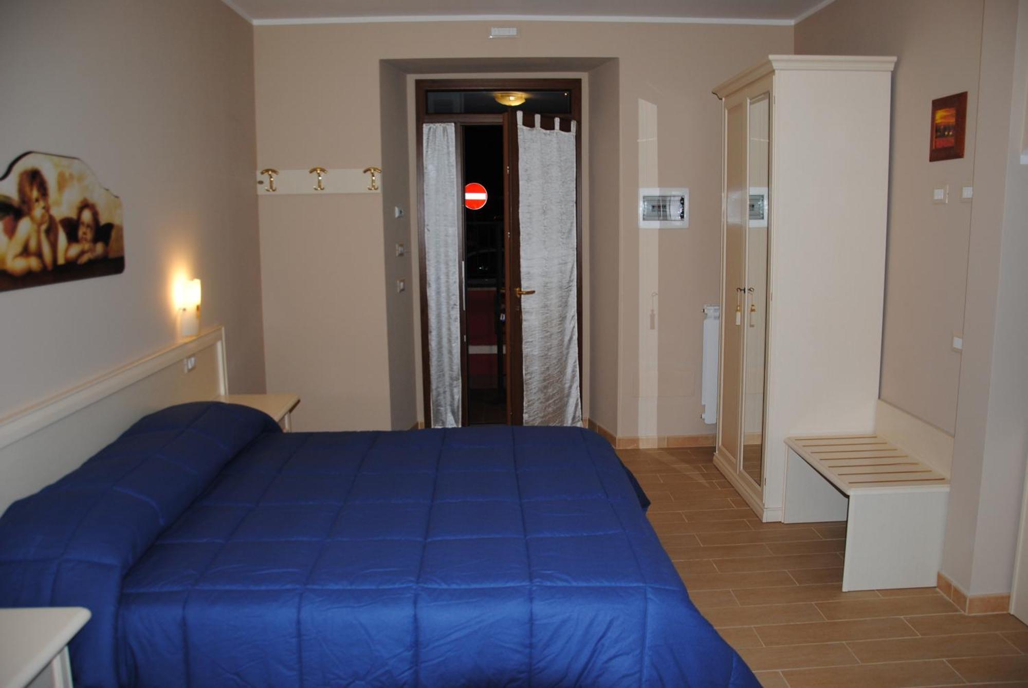 La Chioccia Hotel Валмонтоне Екстериор снимка